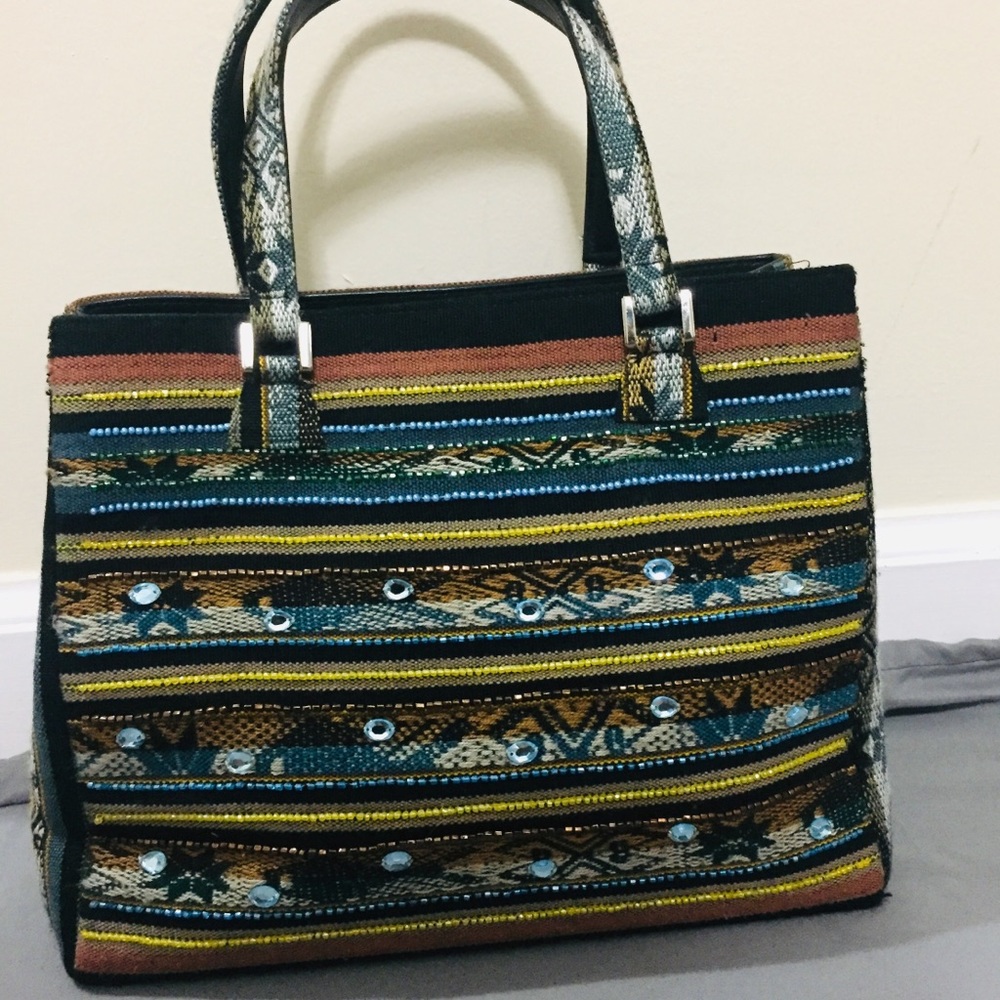 Isabella Fiore Vintage Woven Shoulder bag